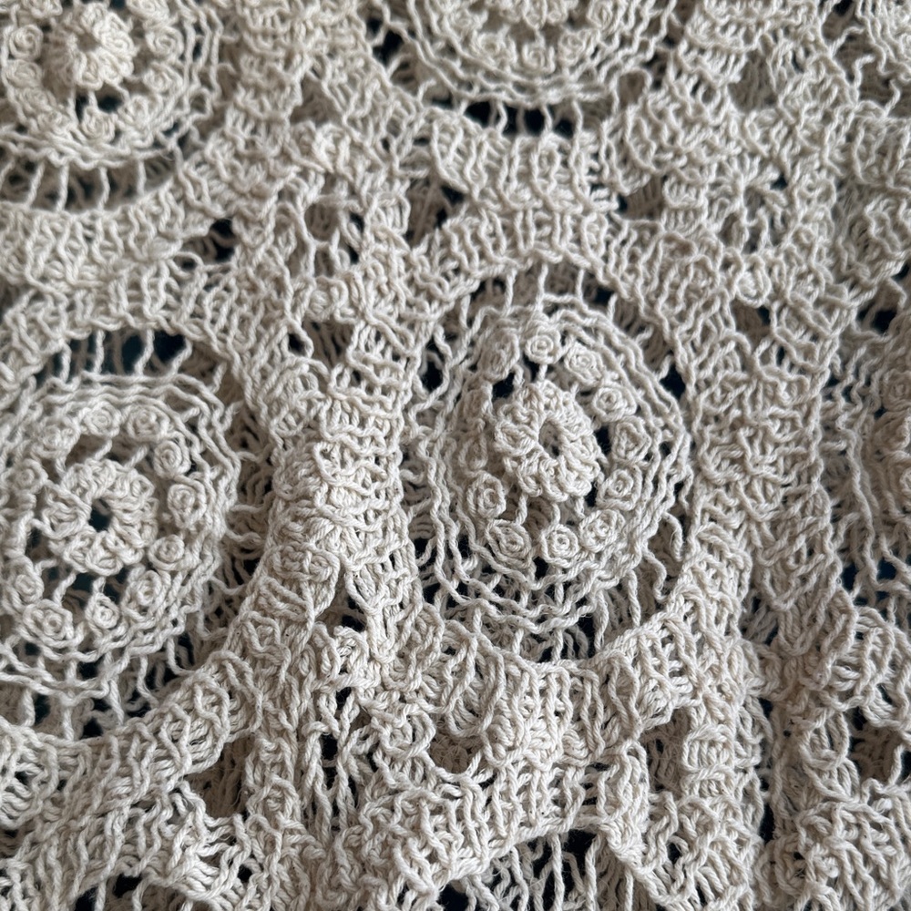 Solitaire Cream Crochet open knit puff sleeve boho top - Picture 6 of 9